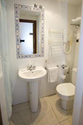 Hostal Lizana 2 Huesca Eksteriør billede