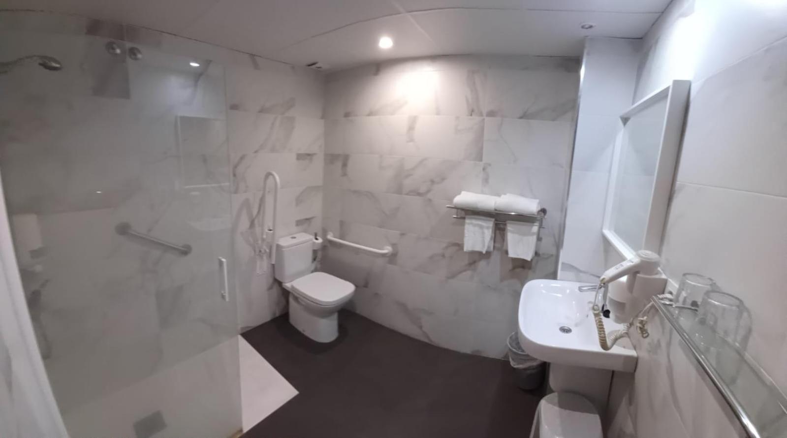 Hostal Lizana 2 Huesca Eksteriør billede